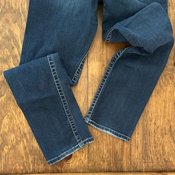 BKE Blue Jeans - Picture 7 of 8